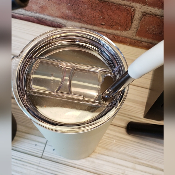 20 oz. Off-White Stainless Steel Double Wall Tumbler with Bus Driver Decal NWT - Picture 5 of 7